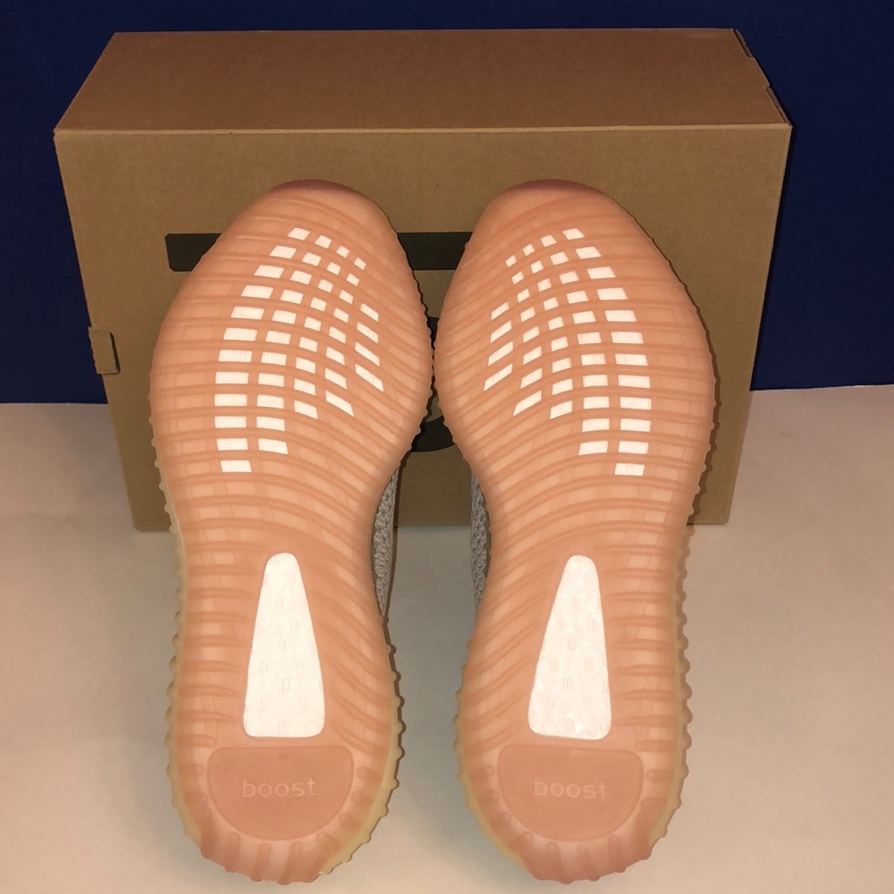 ✨🎉HPx2🎉NIB Yeezy Boost 350 V2 “Citrin” - Picture 2 of 8